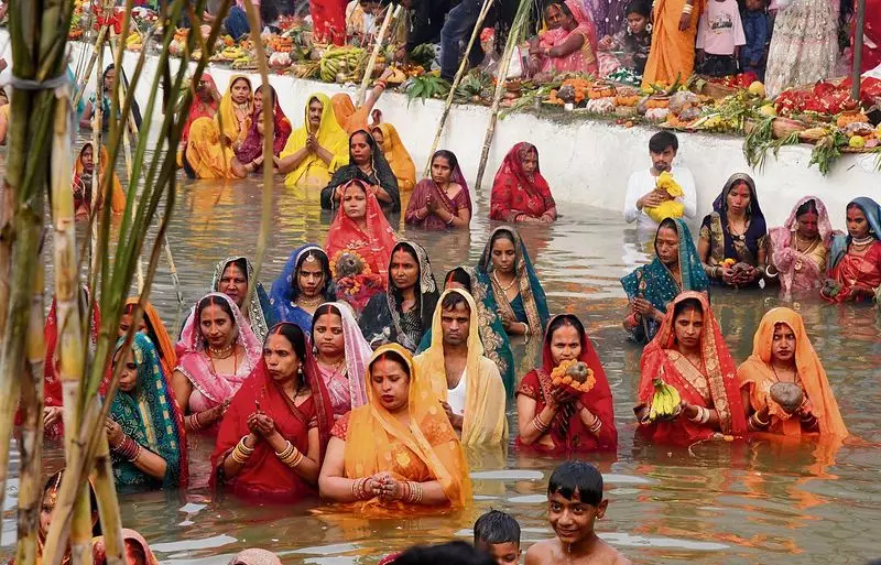Jalandhar Industrialists Embrace Migrant Workers with Chhath Puja Facilities | Heartwarming Gesture