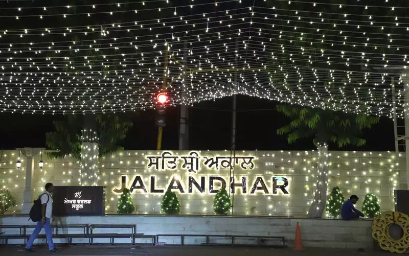 Jalandhar Markets Dazzle with Lights and Flowers Ahead of Festive Season | Tribune India