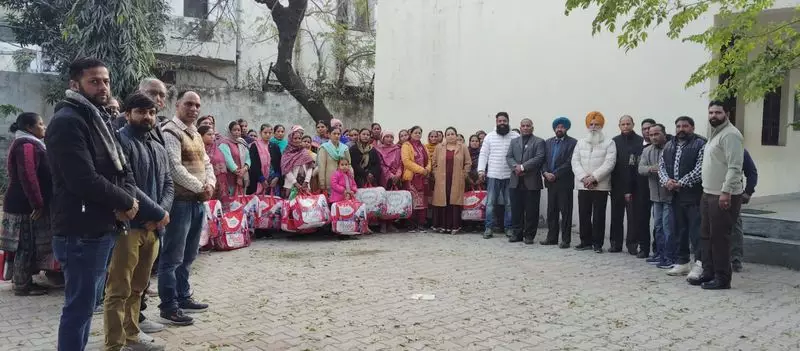 Jalandhar Mid-Day Meal Workers Receive 150 Blankets from Federation