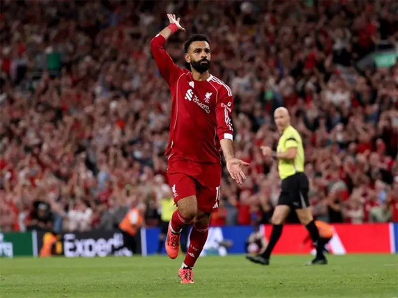 Jamie Carragher Drops Bombshell: Mohamed Salah Should NOT Be Automatic Starter for Liverpool!