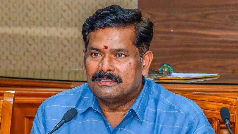 Karnataka CM, DyCM to Meet President Over Kerala's Language Bill