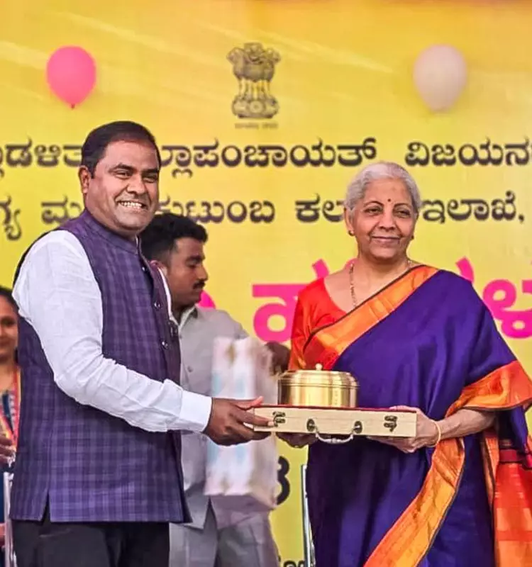 Karnataka Launches Polio Drive: CM Siddaramaiah & FM Sitharaman Flag Off Campaign