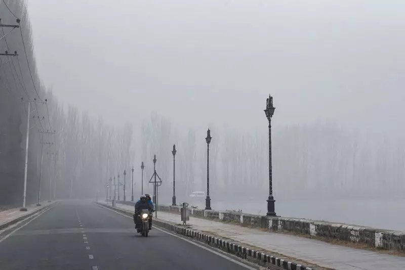 Kashmir Valley Sees Mild Winter Nights, Temperatures Stay Above Freezing