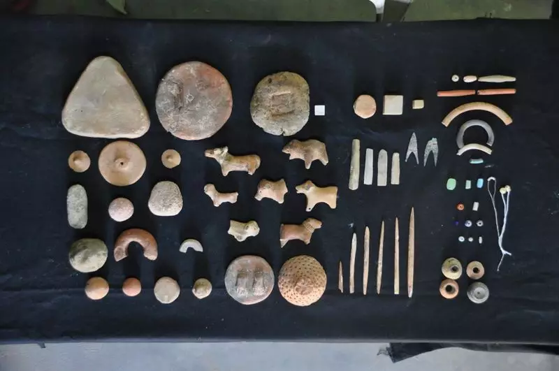 Khambhat Artisans Revive 5,000-Year-Old Harappan Bead Craft at Rakhigarhi