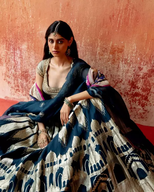 Khushi Shah Blends Banarasi Heritage with Modern Design in Wearable Art