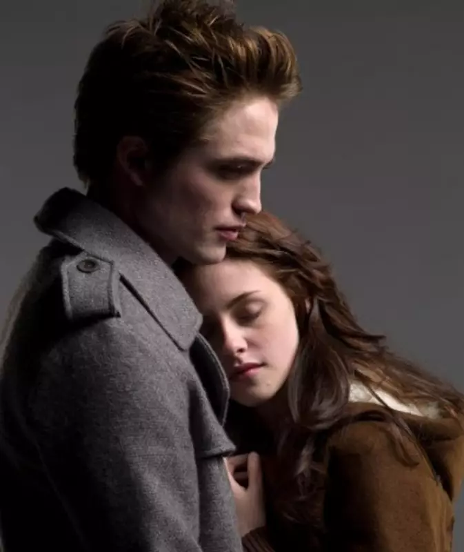 Kristen Stewart Wants to Direct a Twilight Remake with a Big Budget