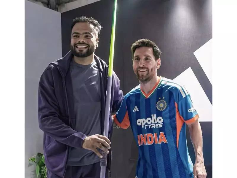 Lionel Messi Wears Team India T20 Jersey, Meets Paralympic Champ Sumit Antil in Delhi