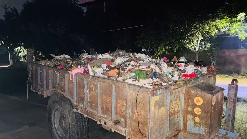 Ludhiana Contractor Staff Caught Dumping Waste in Open, Vehicle Seized