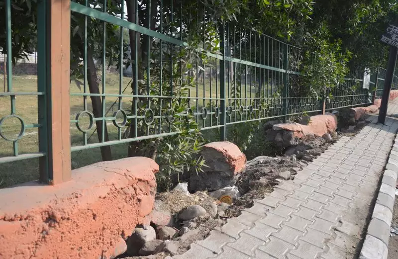 Ludhiana Parks Turn Hazardous: Damaged Walls & Grills Pose Safety Risk