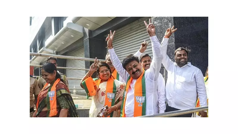 Maharashtra Civic Poll Chaos: BJP Aspirants Chase Nomination Forms in Nashik