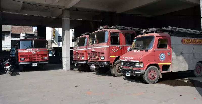 Major Fire Erupts at Mumbai Commercial Building: 17 Hospitalised Due to Smoke Inhalation