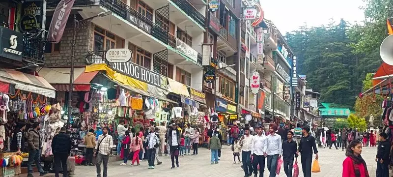 Manali Bounces Back: Tourist Influx and Hotel Bookings Show Remarkable Recovery After Rain Havoc
