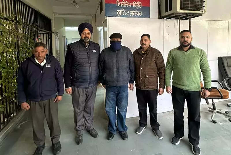 MC Clerk in Jalandhar Caught Accepting Rs 2,000 Bribe, Vigilance Bureau Arrests Him