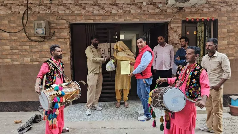 MC Fights Littering in Manimajra: Public Shaming & Fines Enforced