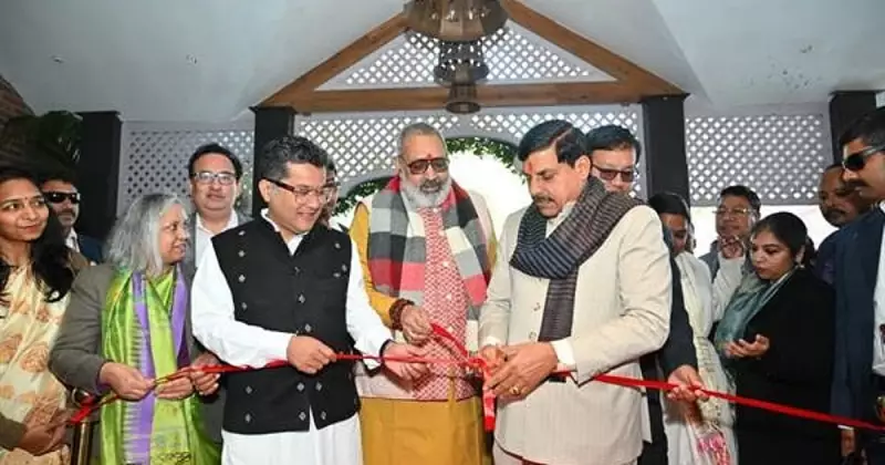 MP Aims to Lead in Textile Jobs, CM Yadav Wins Praise at National Conference