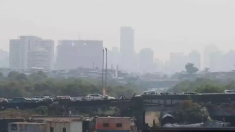 Mumbai's Air Turns Hazardous: AQI Soars to 'Very Poor' Levels Across City