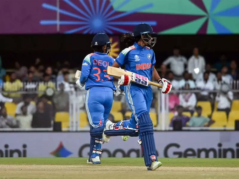 Nasser Hussain's Bold Advice: Fearless Cricket is England's Only Hope Against Dominant India