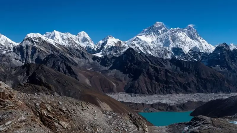 Nepal Scraps Failed $4000 Everest Clean-Up Scheme, Unveils New Strategy