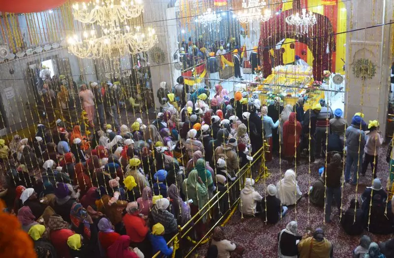 New Year 2024: Devotees Flock to Chandigarh's Religious Sites for Blessings