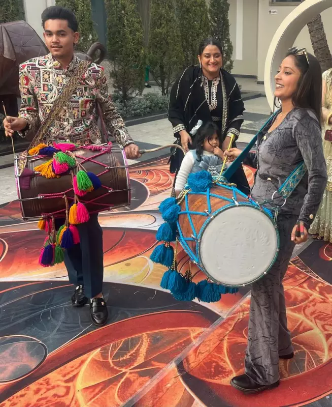 Nishu, Daughter of Musicians, Aims to Elevate Family's Musical Legacy in Ludhiana