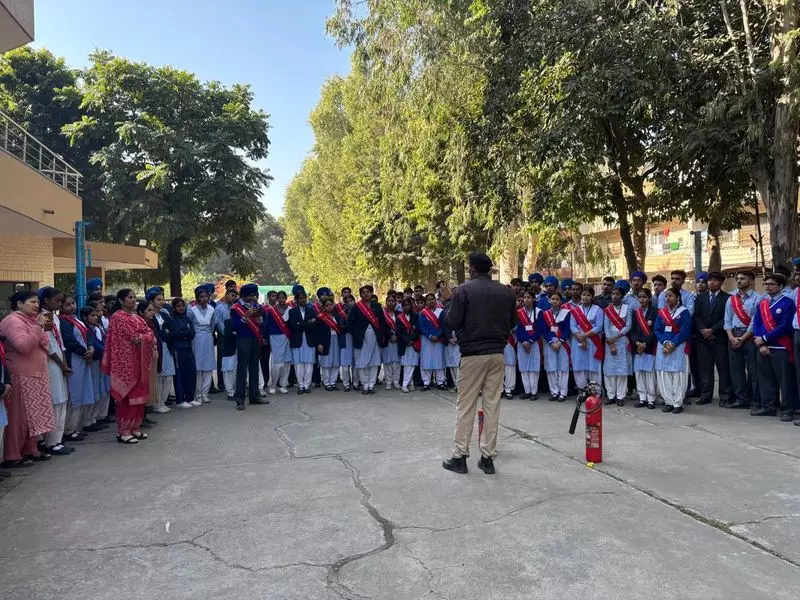 NSS Volunteers in Ludhiana Undergo Fire Safety Training