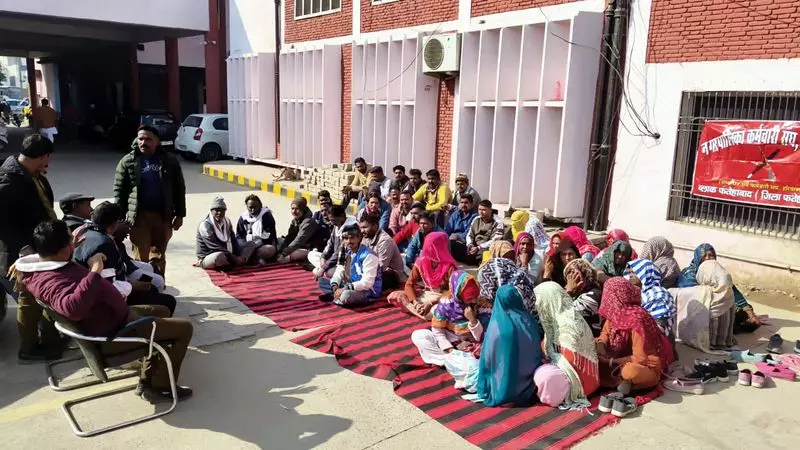 Over 70 Sanitation Workers Protest Job Loss in Fatehabad, Haryana