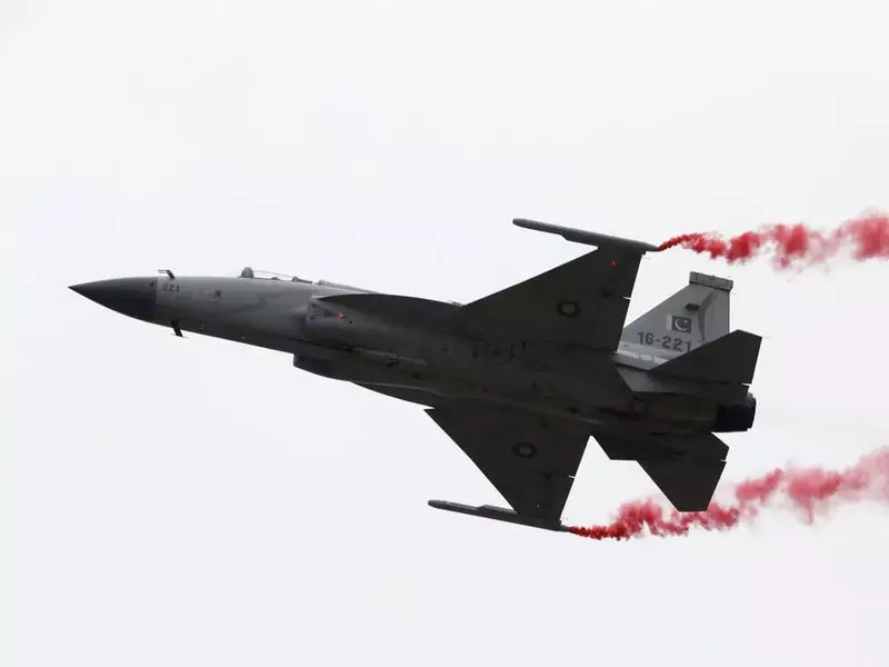 Pakistan in Talks with Bangladesh for JF-17 Jet Sale, Defence Pact
