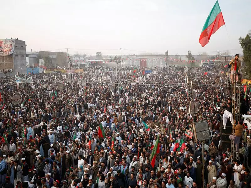 Pakistan Political Crisis Deepens as Judges Resign Over 27th Amendment