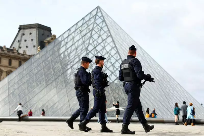 Paris Police Admit Louvre Security Failures After Multi-Crore Jewel Heist