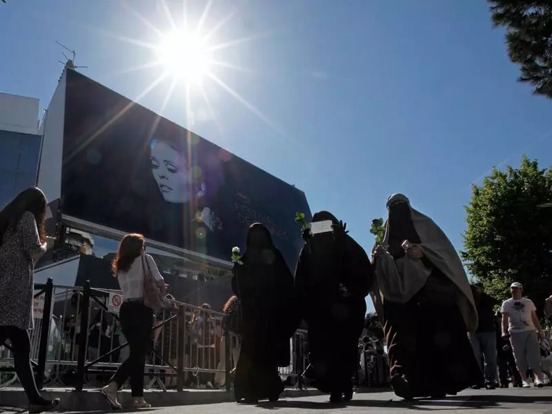 Portugal Bans Face Veils in Public Spaces: Violators Face Penalties Under New Law