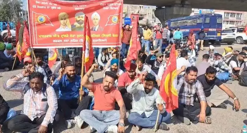 Power Crisis Looms in Ludhiana as Contract Employees Begin Indefinite Strike Outside Minister's Residence