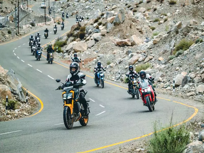 Premiumization Drives India's Two-Wheeler Growth as Sub-125cc Segment Declines