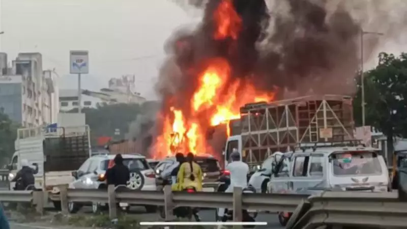 Pune Navale Bridge Accident: 8 Killed in Truck Collision & Car Fire