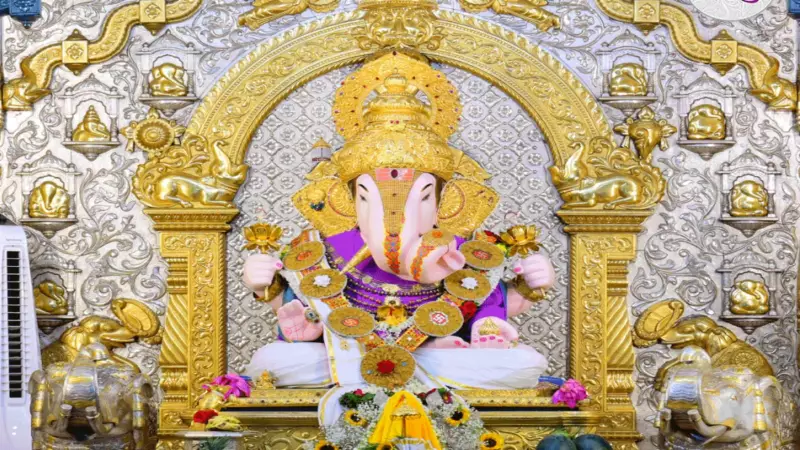Pune's Dagdusheth Ganpati Temple Sets World Record with 2 Crore Annual Visitors
