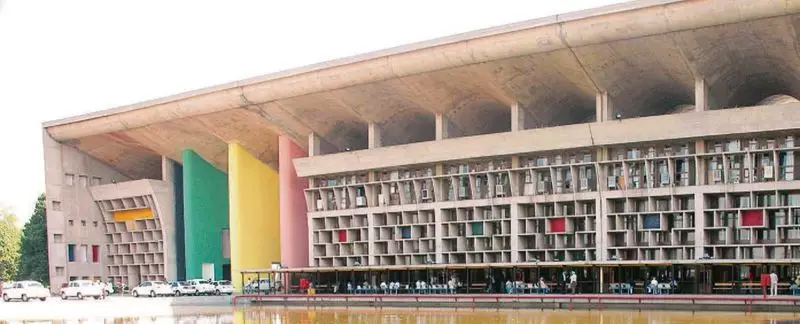 Punjab & Haryana HC Slaps ₹2 Lakh Fine on DGP & Top Officials for Defying Court Order on Modified Vehicles