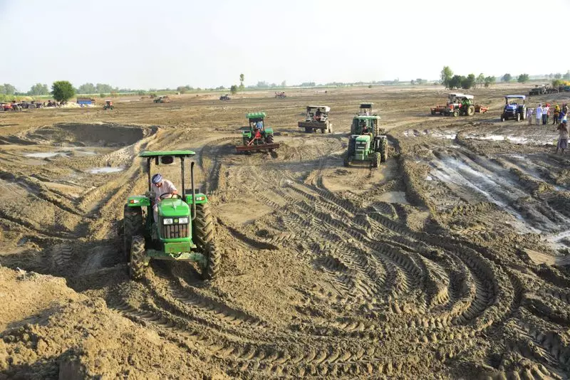Punjab's 'Jisda Khet Usdi Ret' Scheme Crashes Sand Prices by 35% | Construction Revolution