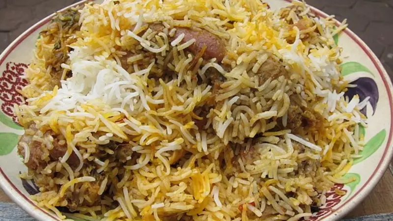 RANCHI RESTAURANT TRAGEDY: Customer Opens Fire After Being Served Chicken Biryani Instead of Vegetarian Meal