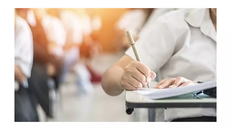 Record 3.7 Million Chinese Compete for Civil Service Jobs Amid Age Cap Increase