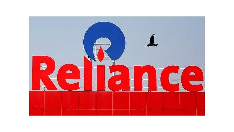 Reliance Pauses ₹5,400 Crore Solar Cell Manufacturing Plans