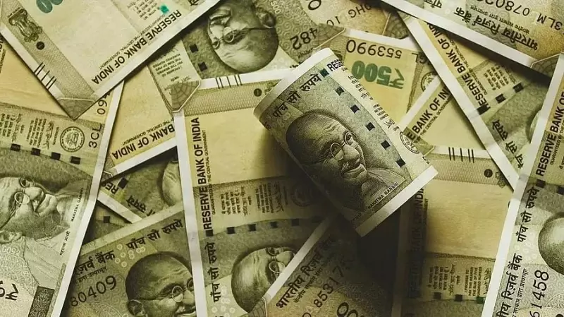 Rupee Holds Steady at 83.51 Against US Dollar in Early Trade