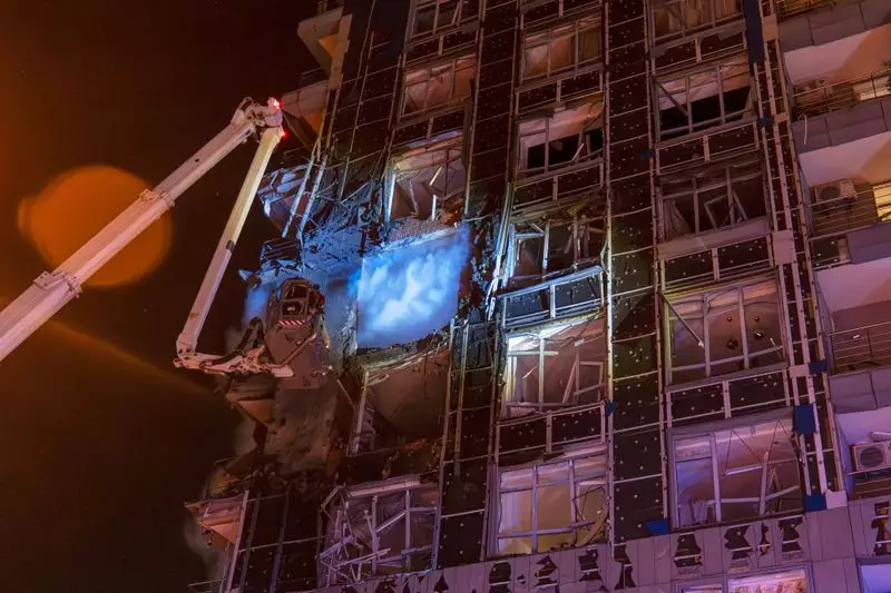 Russia Strikes Kyiv Amid US Peace Efforts, 3 Dead