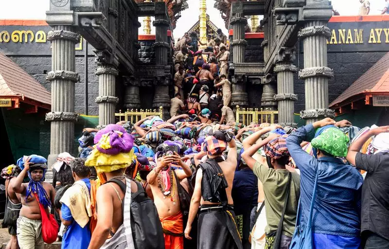Sabarimala Temple Sees Massive Influx as Makaravilakku Pilgrimage Peaks