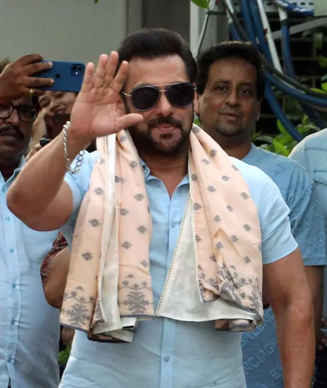 Salman Khan Faces Legal Heat: Kota Consumer Court Serves Notice Over Controversial Pan Masala Ads