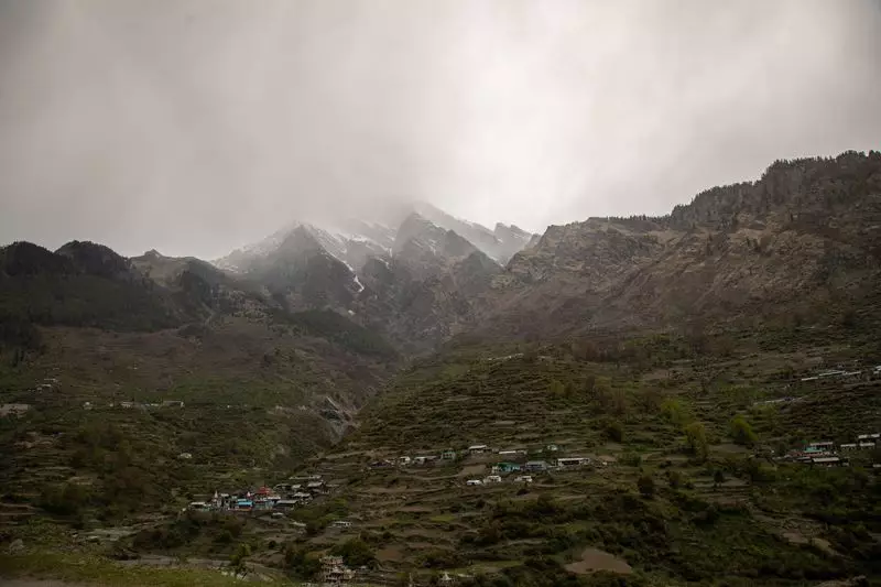 SC Slams Uttarakhand Govt as Mute Spectator in Forest Land Grabbing Case