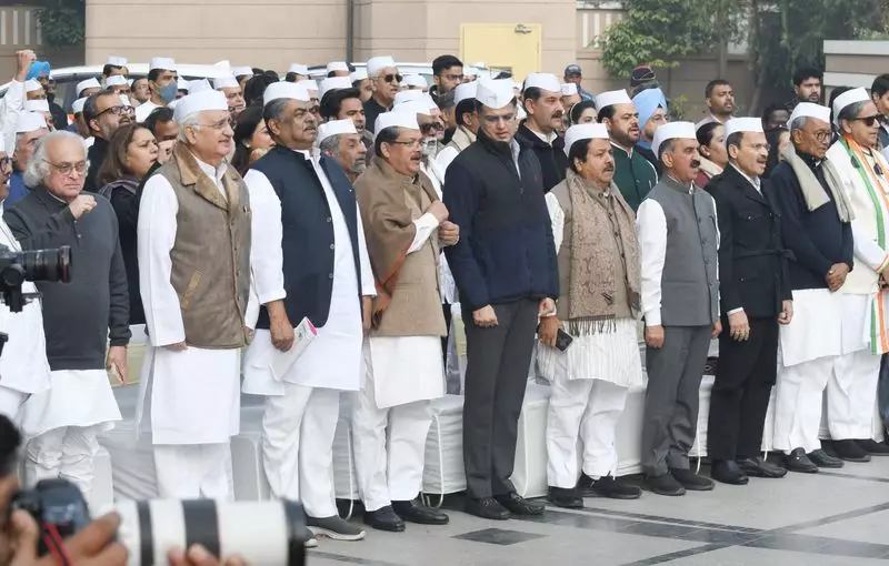 Shashi Tharoor Responds to Digvijaya Singh's 'Hindu Taliban' Remark