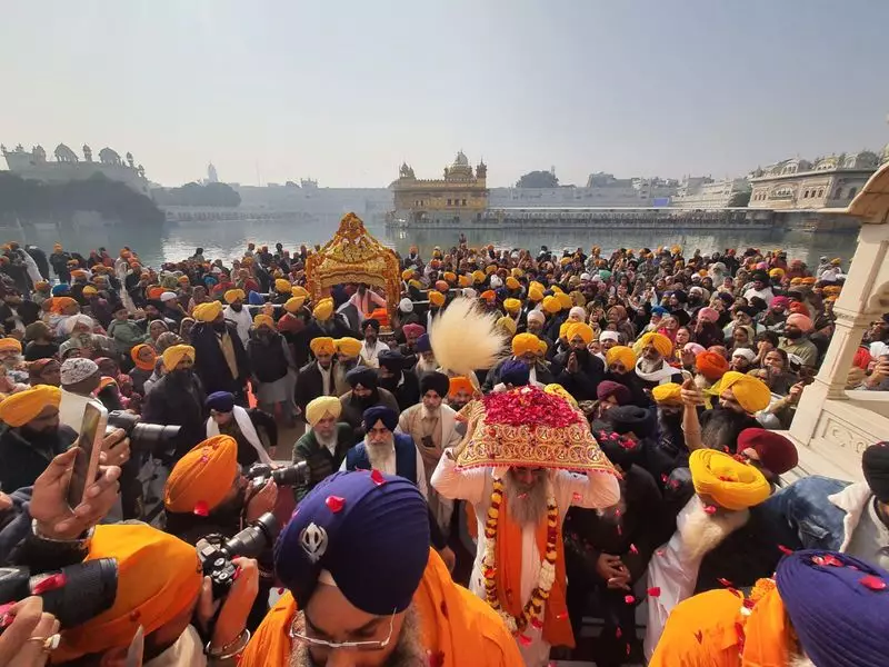 Sikh Devotees Showcase Traditional Gatka Martial Art at Hola Mohalla