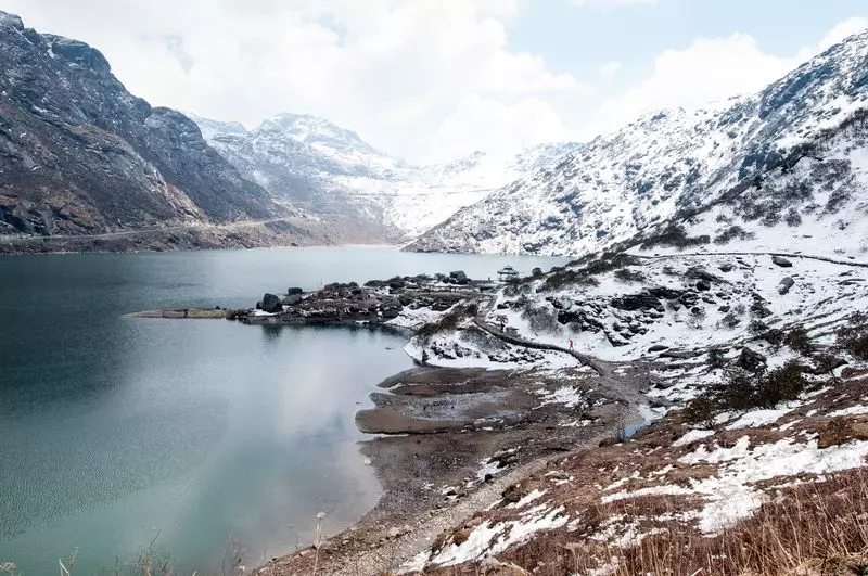 Sikkim's Nathula & Tsomgo See Record 6,000+ Winter Tourists in a Day