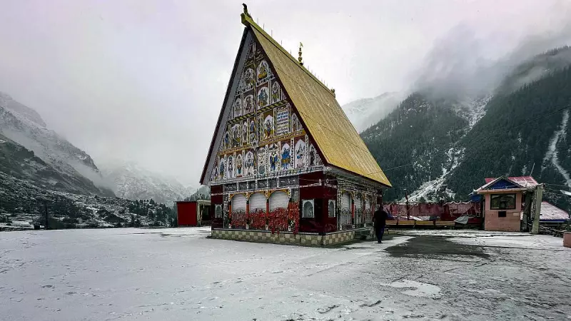 Snowfall and Festivities Usher in 2026 in Kashmir, Boosting Winter Tourism