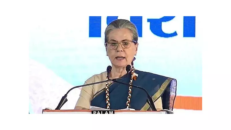 Sonia Gandhi Joins Congress Meeting on Karnataka Leadership Tussle