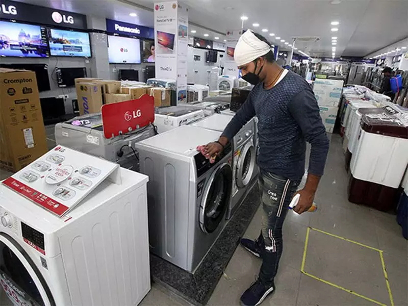 Summer Consumer Sales Decline Despite GST Cuts: Centrum Report